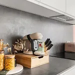Lux Centre,parking On Request,riverside,wifi,netflix,2bd-ensuite,bosch Coffee Machine