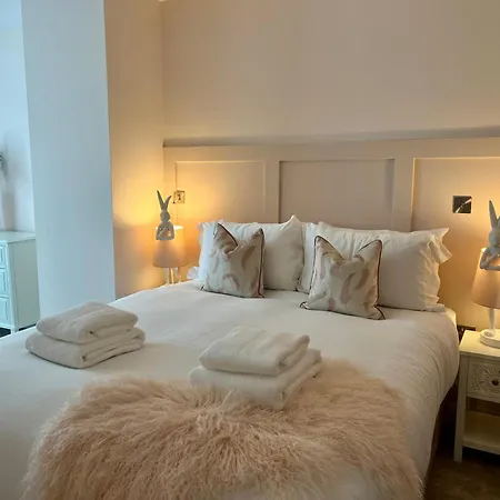 Luxurious, Centre Location, Parking On Request The Pink Palace At Ryedale House Appartement *