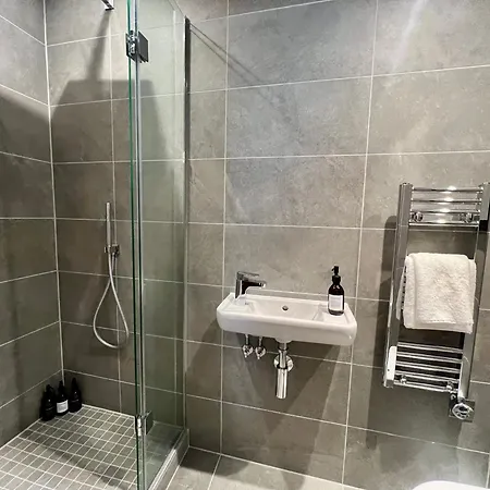 Luxurious, Centre Location, Parking On Request The Pink Palace At Ryedale House *