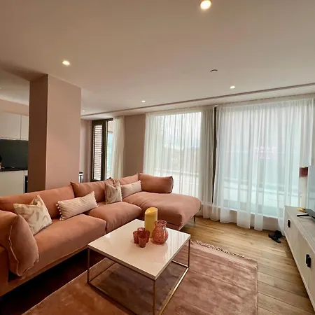 Luxurious, Centre Location, Parking On Request The Pink Palace At Ryedale House