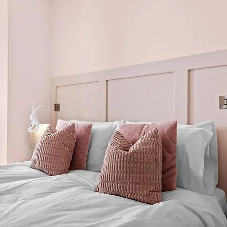 Luxurious, Centre Location, Parking On Request The Pink Palace At Ryedale House *