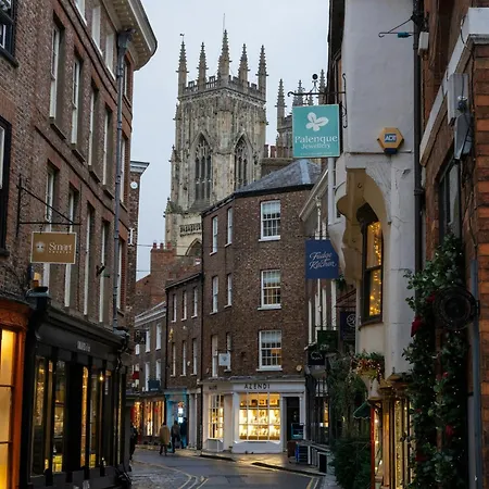 Lux, 2bd- 2 Ensuite, Steps From Citycentre,next To Shambles, Xmas Market 아파트