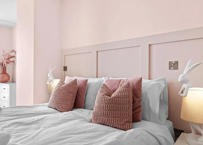 Luxurious, Centre Location, Parking On Request The Pink Palace At Ryedale House *